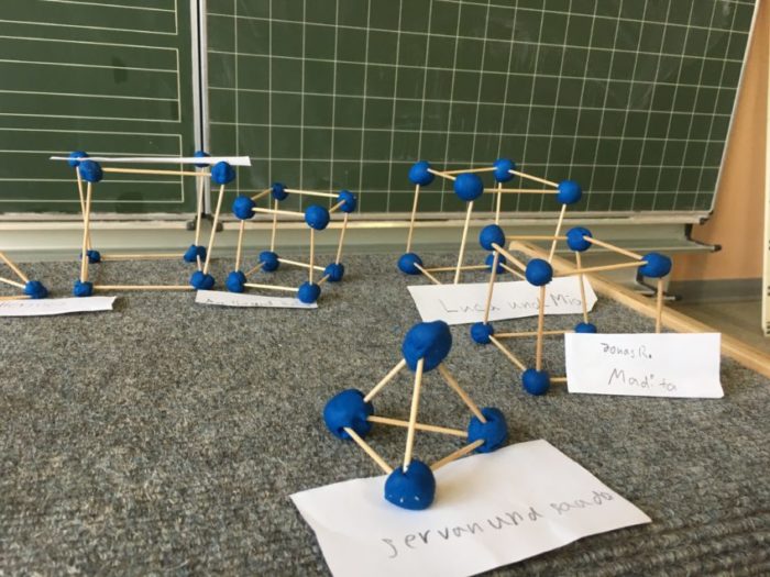 Wie viele Ecken hat ein Würfel? – Marienschule Oythe